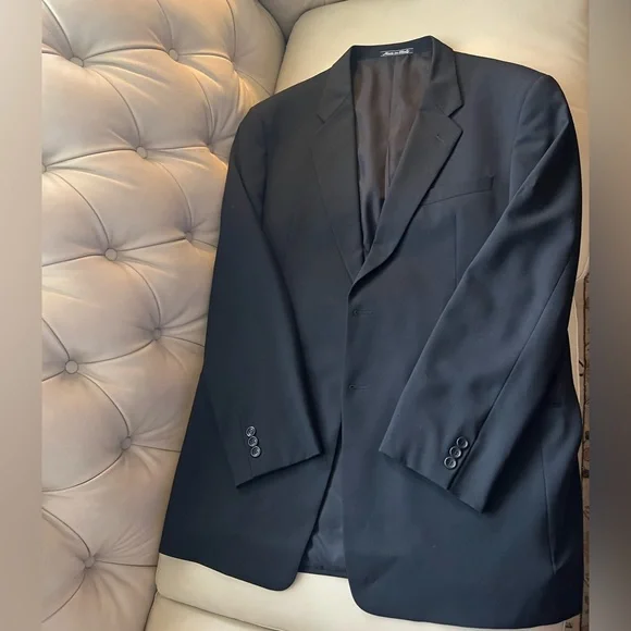 Armani Collezioni Men’s Black Big & Tall suit in excellent condition size 44L. - Picture 5 of 14